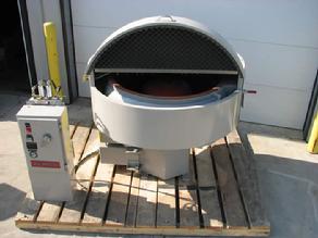 Vibratory deburring bowl